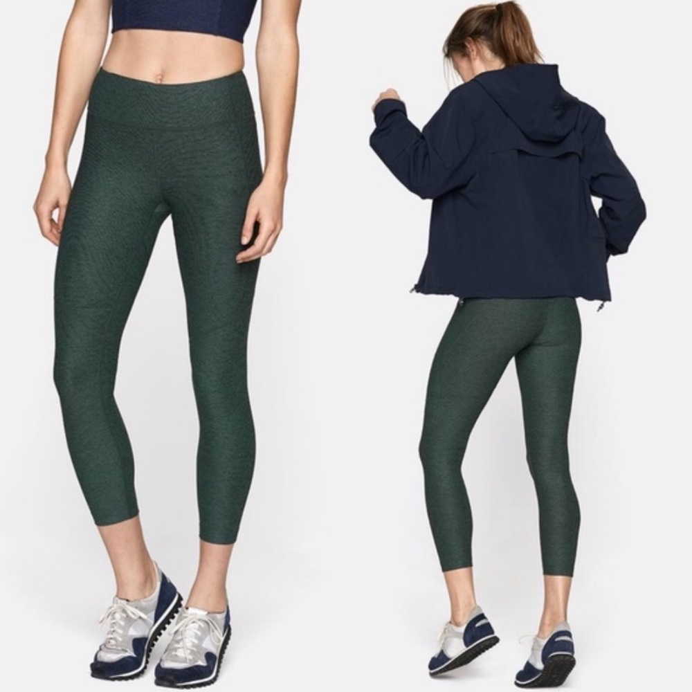 ❌SOLD❌ NWT Outdoor Voices 3/4 Warm Up Leggings - Picture 1 of 5